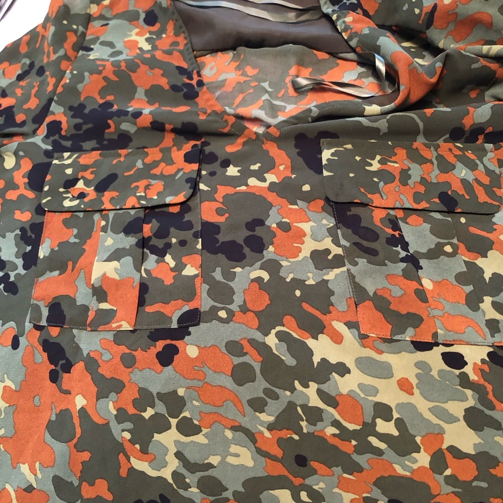 Women’s Camouflage Print Button-Front Blouse - Orange/Olive